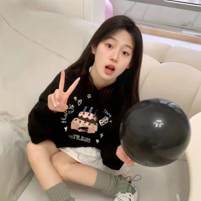 玄学大佬靠摆摊惊艳全球